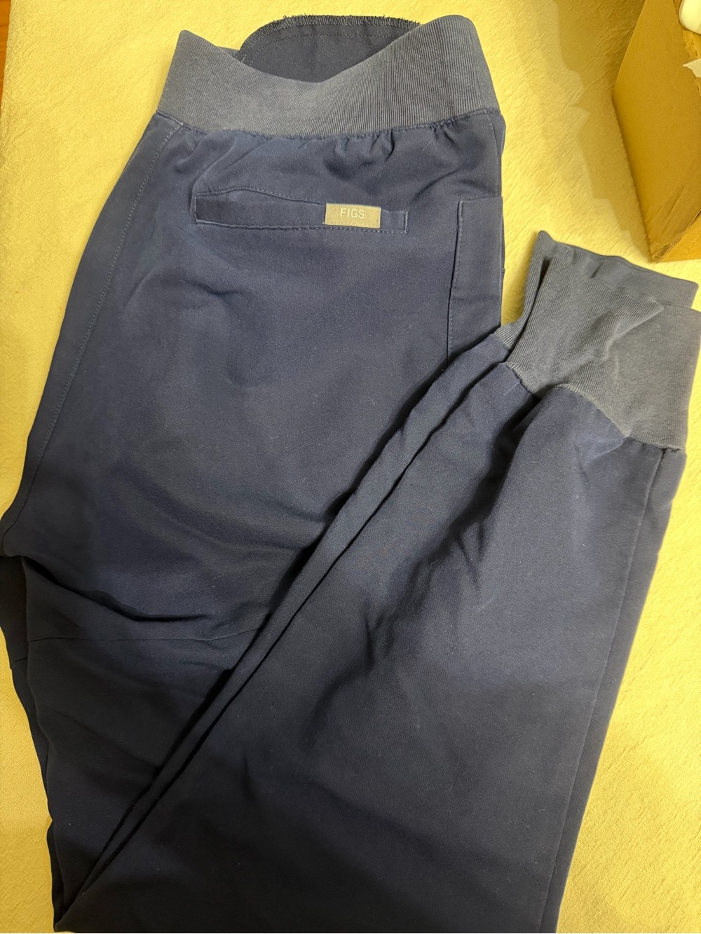 Women’s figs size small jogger scrub pant